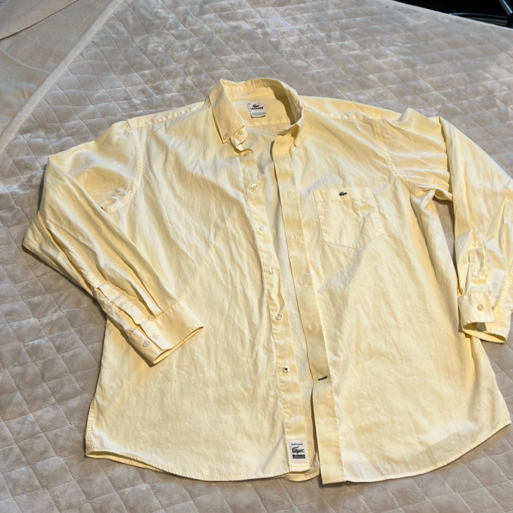 Lacoste men’s yellow 100% cotton button down shirt. Size Large